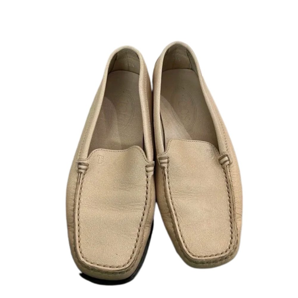 Tod’s beige leather square toed driving loafers size 37.5
